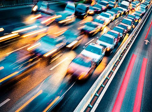 TRAFIKOA | Istripua AP8-an eta autopilaketak