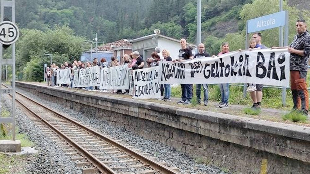 Trenaren aldeko borroka astea ospatzeko jardunaldia antolatu dute Altzolan zapaturako