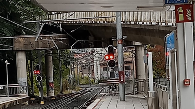 "Trenak 30 minuturo", trenen maiztasuna areagotzeko sinadura bilketa abiatu dute Eibarren ere