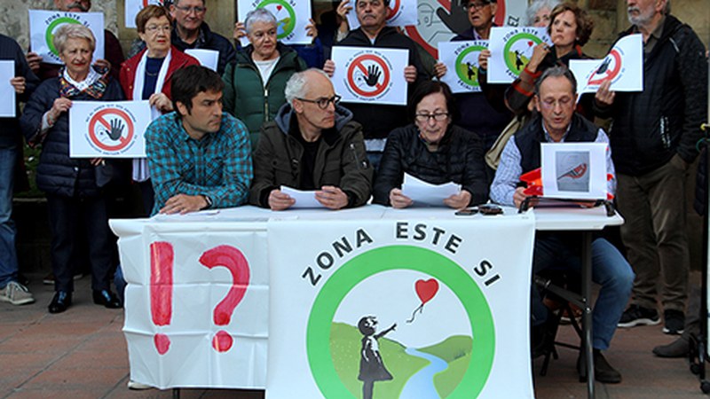 Ekialdeko herritarrek Auzo Elkarteen Mahaia eratu dute, inguru horren alde auzolanean aritzeko