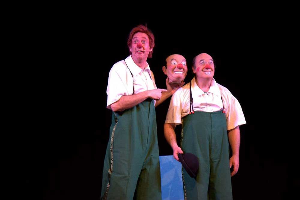 Tutik Clowns taldeak Petitxou kale-antzerkia eskainiko du bihar