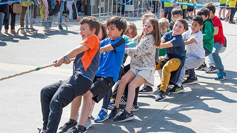 Txaltxa Zelaian egindako jolasekin agurtu zuten Multikirolak ekintza