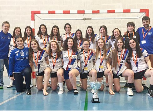 Txapelik gabeko txapeldunak izan ziren Arrate Eibar Eskubaloikoak Zaragozan