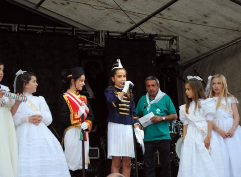 Txikienek ere bota dute pregoia