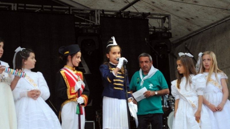 Txikienek ere bota dute pregoia