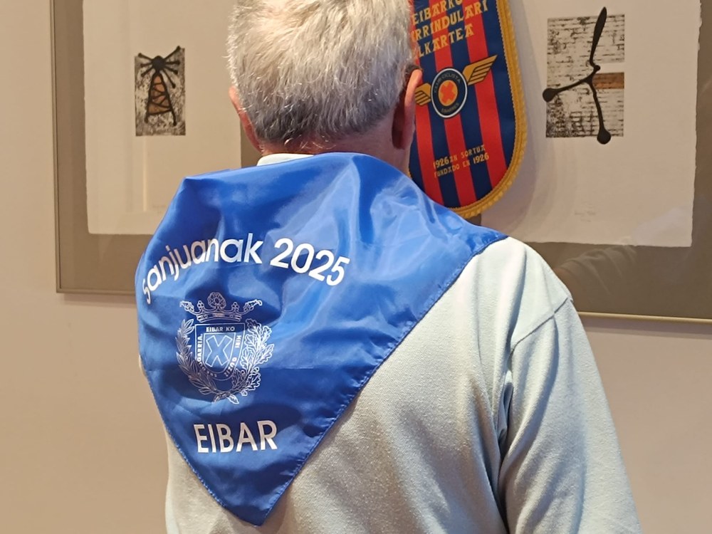 Txirrindulari Elkartearen zapiak salgai daude hainbat tokitan