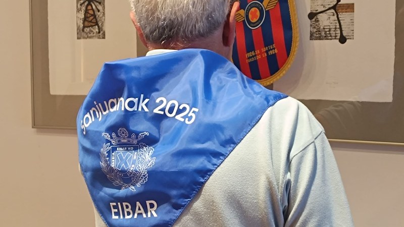 Txirrindulari Elkartearen zapiak salgai daude hainbat tokitan