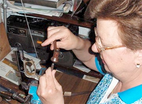 Txirrindularien Elkartea, Eibartarrak FT eta Mª Asun Nogués damaskinatzailea omenduko ditu Udalak bihar