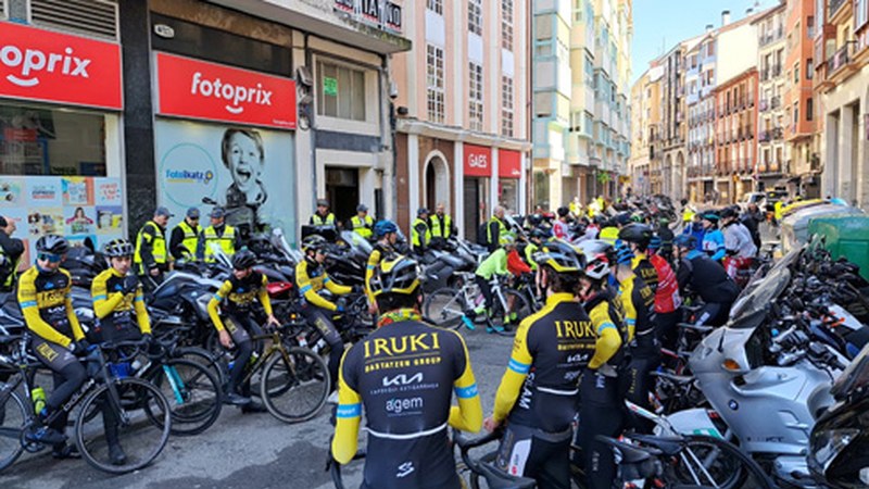 Txirrindularitzazaleen elkarretaratzeak Udaberri Saria lasterketaren tokia hartu zuen domeka eguerdian Untzagan