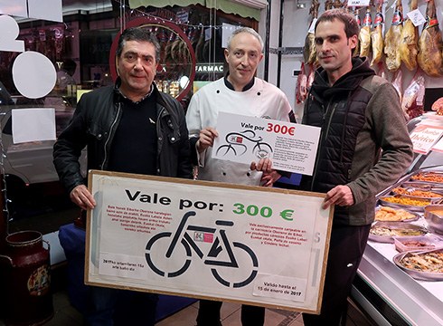 Txistorra Eguneko zozketako irabazleari aste honetan eman diote 300 euroko saria