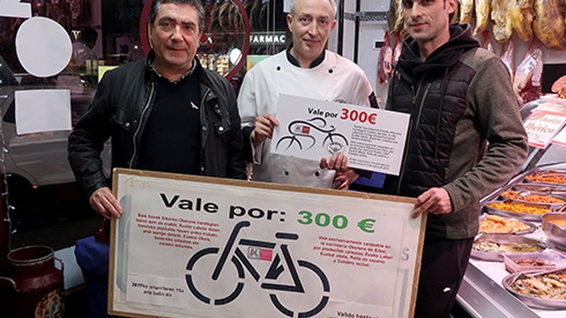 Txistorra Eguneko zozketako irabazleari aste honetan eman diote 300 euroko saria