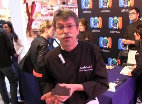 Txokolate-dastaketan parte hartzeko toki guztiak beteta