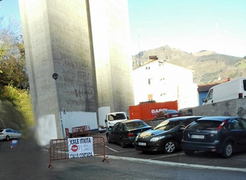 Ubitxatik San Kristobalerako sarrera trafikoarentzat itxita dago