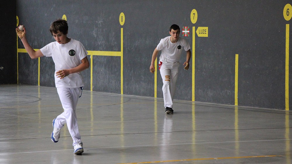 Udaberri txapelketak martxan jarriko dira asteburuan Eibarko pilotarientzat