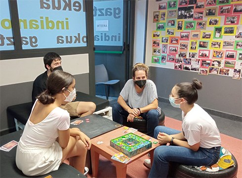 Udako Argazki Lehiaketarekin hasi dute ikasturte berria Indianokua gaztelekuan