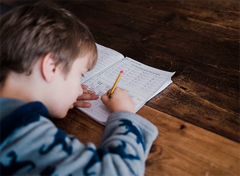 Udako Euskal Unibertsitateak udazkenerako antolatu dituen ikastaroetarako matrikula zabalik dago
