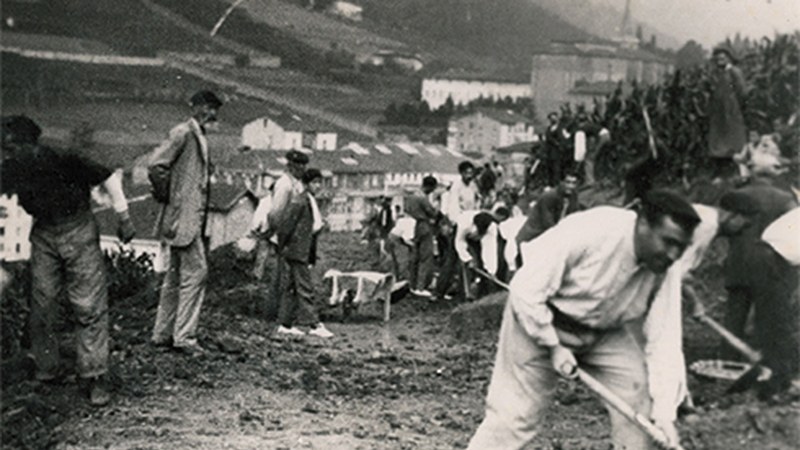 Udal Artxiboko hiru argazki ipiniko dituzte herriko auzoetan uztailean