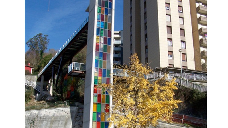 Udal brigadako 7 langile hiri-altzarietan desinfekzio-lanak egiten ari dira herriko auzo guztietan