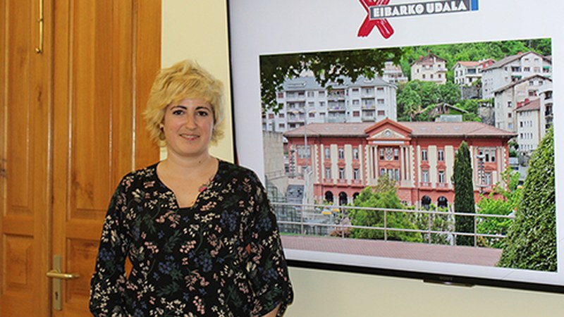 Udala eta herritarrak gerturatzea helburu duen komunikazio plana aurkeztu dute