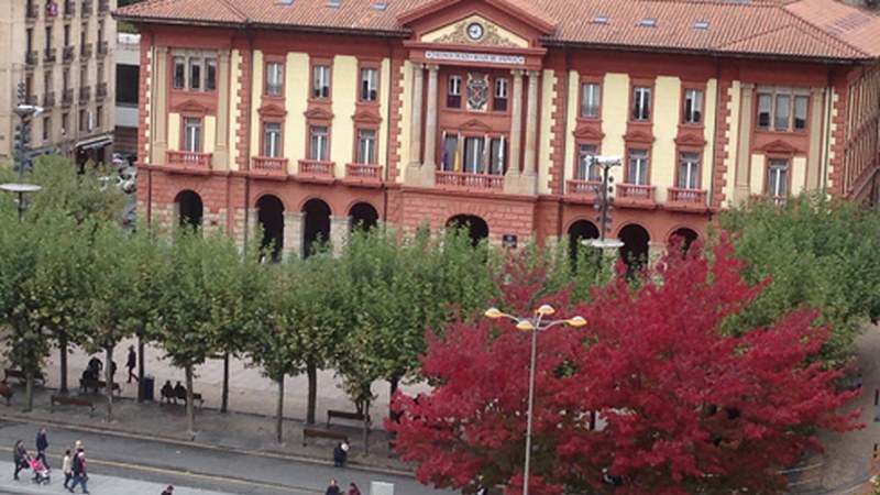 Udalak 12:00etarako elkarretaratzea deitu du Memoriaren Egunaren harira