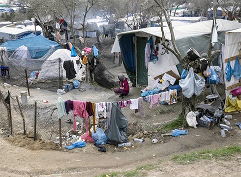 Udalak 2.000 euro emango ditu Moriako errefuxiatuek bizi duten egoera larria arintzen laguntzeko