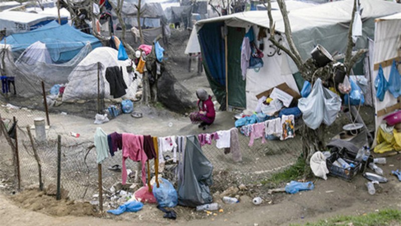 Udalak 2.000 euro emango ditu Moriako errefuxiatuek bizi duten egoera larria arintzen laguntzeko