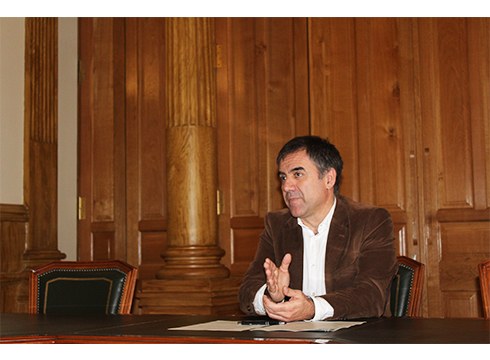 Udalak bere esku dauden ekintza kulturalak bertan behera utzi eta udal-instalazioak itxi ditu