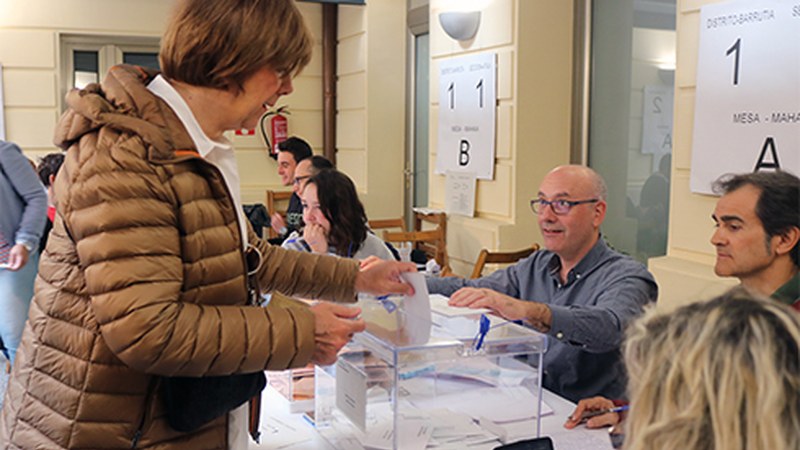 Udalak hautesleku batzuk lekuz aldatu ditu segurtasuna bermatzeko