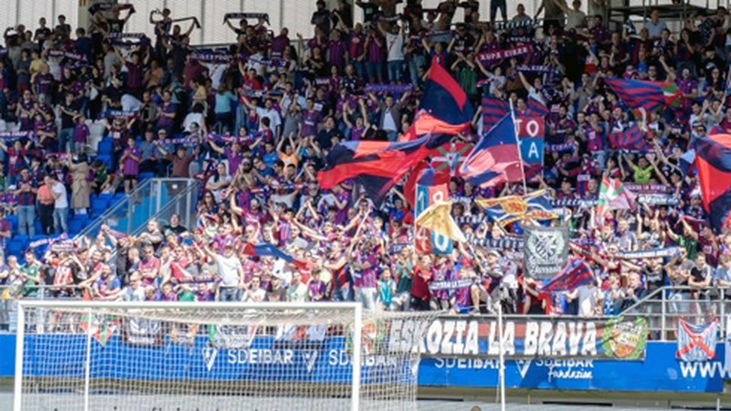 Udalak hiru pantaila jarriko ditu herrian Alcorcon-Eibar partidua ikusteko