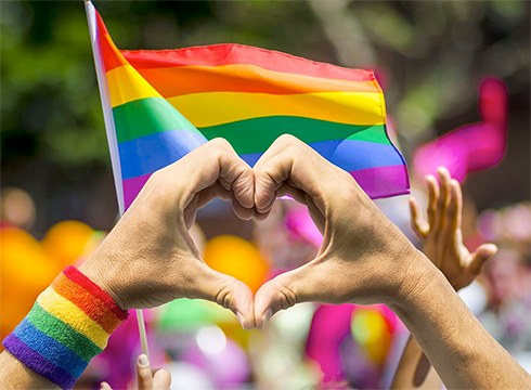 Udalak LGTBIfobiaren Aurkako Nazioarteko Eguneko aldarrikapenekin bat egin du