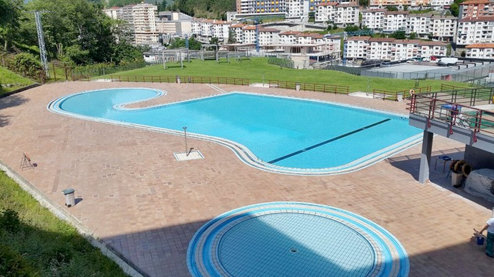 Udalak lizitaziora atera du Ipuruako kanpoko igerilekuetako tabernaren gestioa