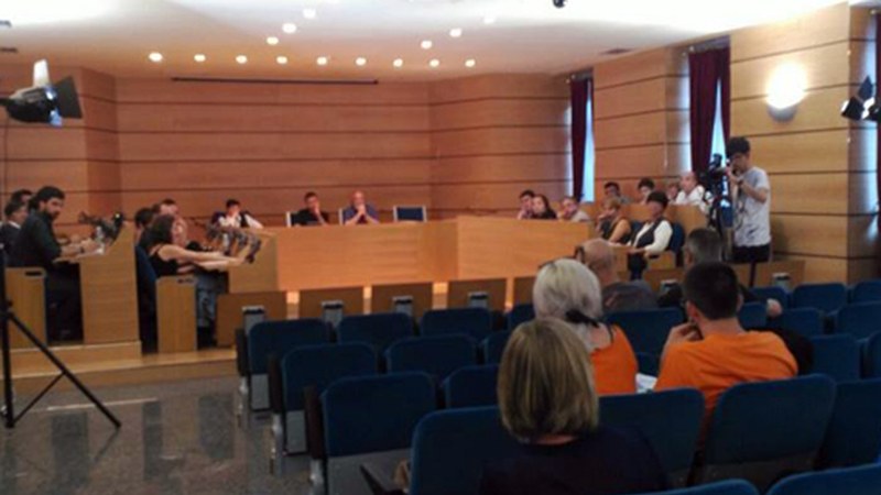 Udalbatzak Aniaiz Ariznabarretaren kasua salatzeko mozioa onartu du