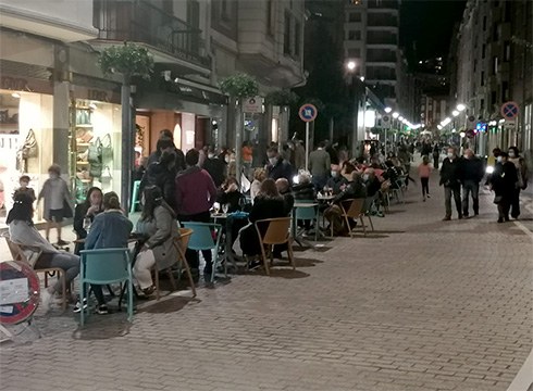 Udaltzaingoak tabernei zortzi zigor-espediente ireki dizkie eta 20 lagun zigortu ditu asteburuan