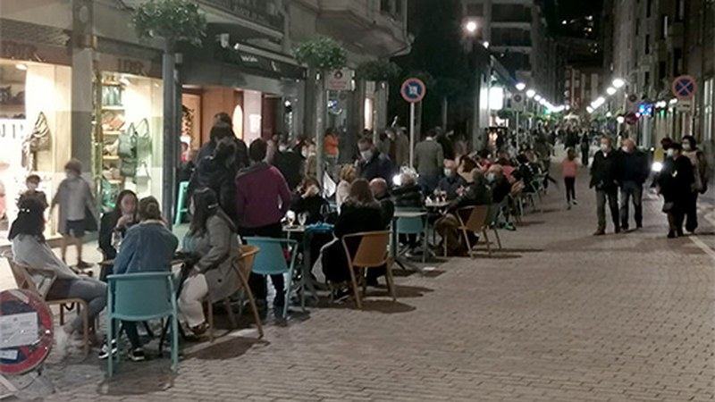 Udaltzaingoak tabernei zortzi zigor-espediente ireki dizkie eta 20 lagun zigortu ditu asteburuan