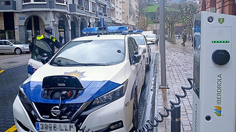 Udaltzaingoarentzat bi automobil elektriko hartu ditu errentan Udalak