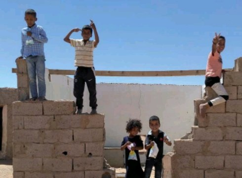 Udan etorriko diren haur saharrarrentzat erropak bilduko dituzte bihar