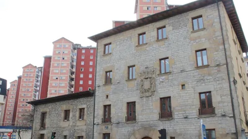 Udazkeneko ikastaroak prest UEUn