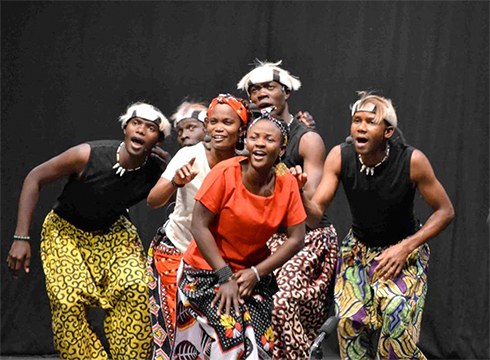 Ugandako Aba Taano taldeak gospel kontzertu solidarioa emango du Karmelitetan