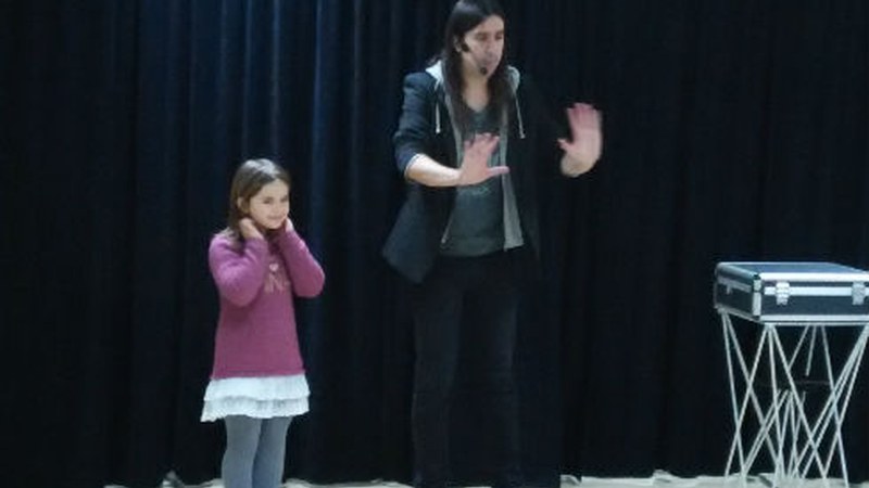 Ume eta helduek primeran pasatu zuten domeka goiza Tor magoarekin