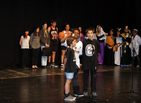 Umeak bikain bertsotan