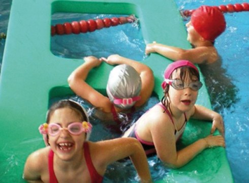 Umeek igeriketa-ikastaroetan parte hartzeko izenematea ekainaren 19ra arte zabalik