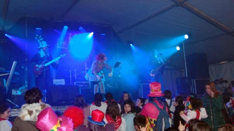 Umeek koloreztatuko dute Eguen Zuria