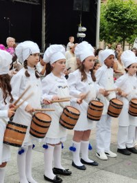 Umeen danborrada Sanjuanak girotzen