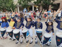 Umeen danborrada Sanjuanak girotzen