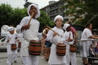 Umeen danborrada Sanjuanak girotzen