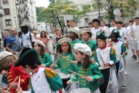 Umeen danborrada Sanjuanak girotzen