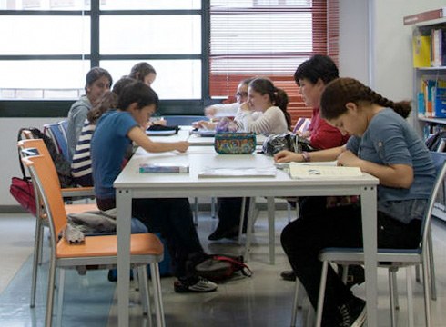 "Eibarko umeen liburutegiko bloga" komunikazio kanal berria abiatu du Juan San Martin Liburutegiak