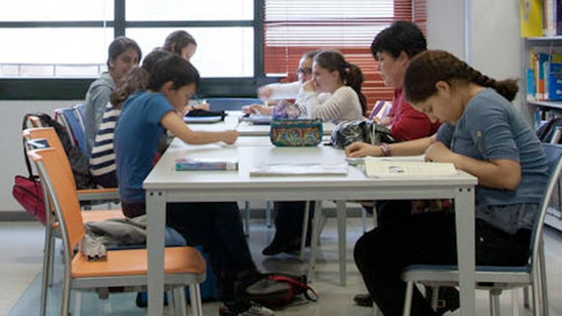 "Eibarko umeen liburutegiko bloga" komunikazio kanal berria abiatu du Juan San Martin Liburutegiak