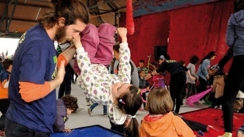 Umeendako zirko tailerra gaur arratsaldean Urkizun