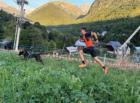 Unai Fernandez bigarren Frantziako Alpeetan, Dunkan eta Suly txakurrekin